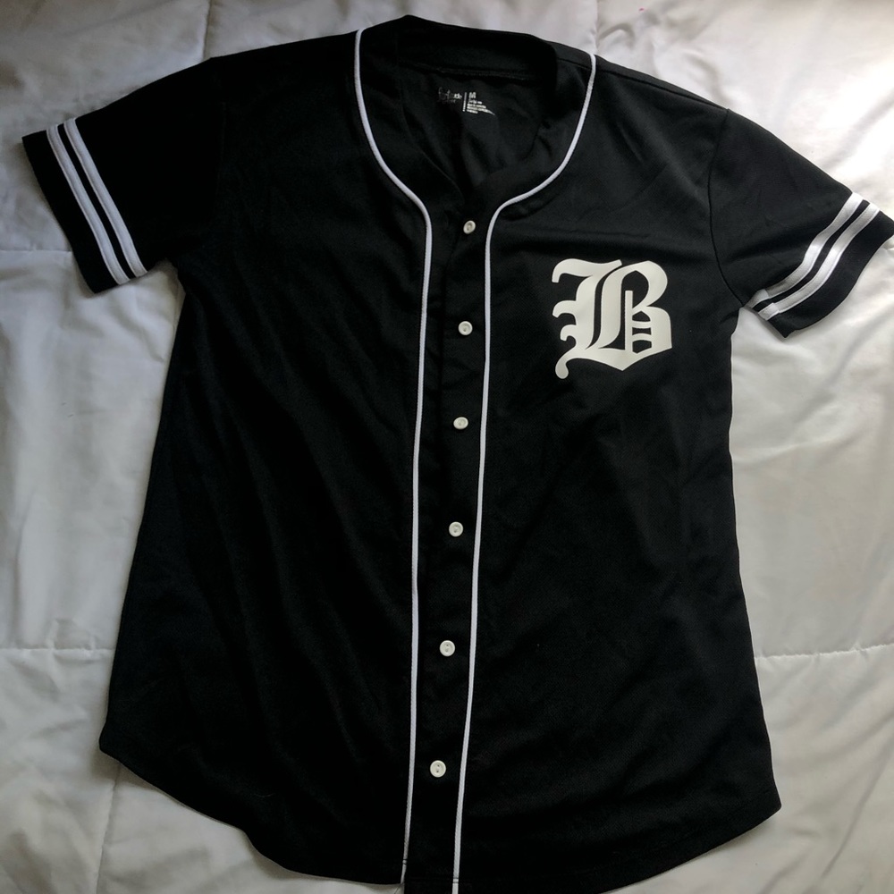 Black and white button up brooklyn jersey